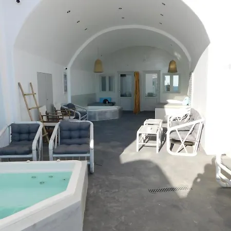 Caldera Cliff Hotel 4*