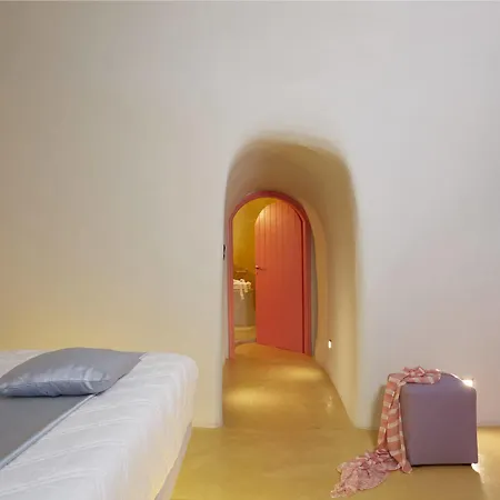 Caldera Cliff Hotel